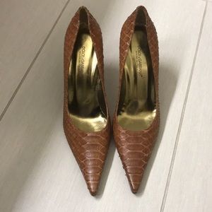 Dolce & Gabbana snakeskin pump